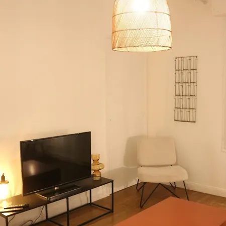 Apartment Et Cosy T2, Hyper-centre, Parking Prive Lorient